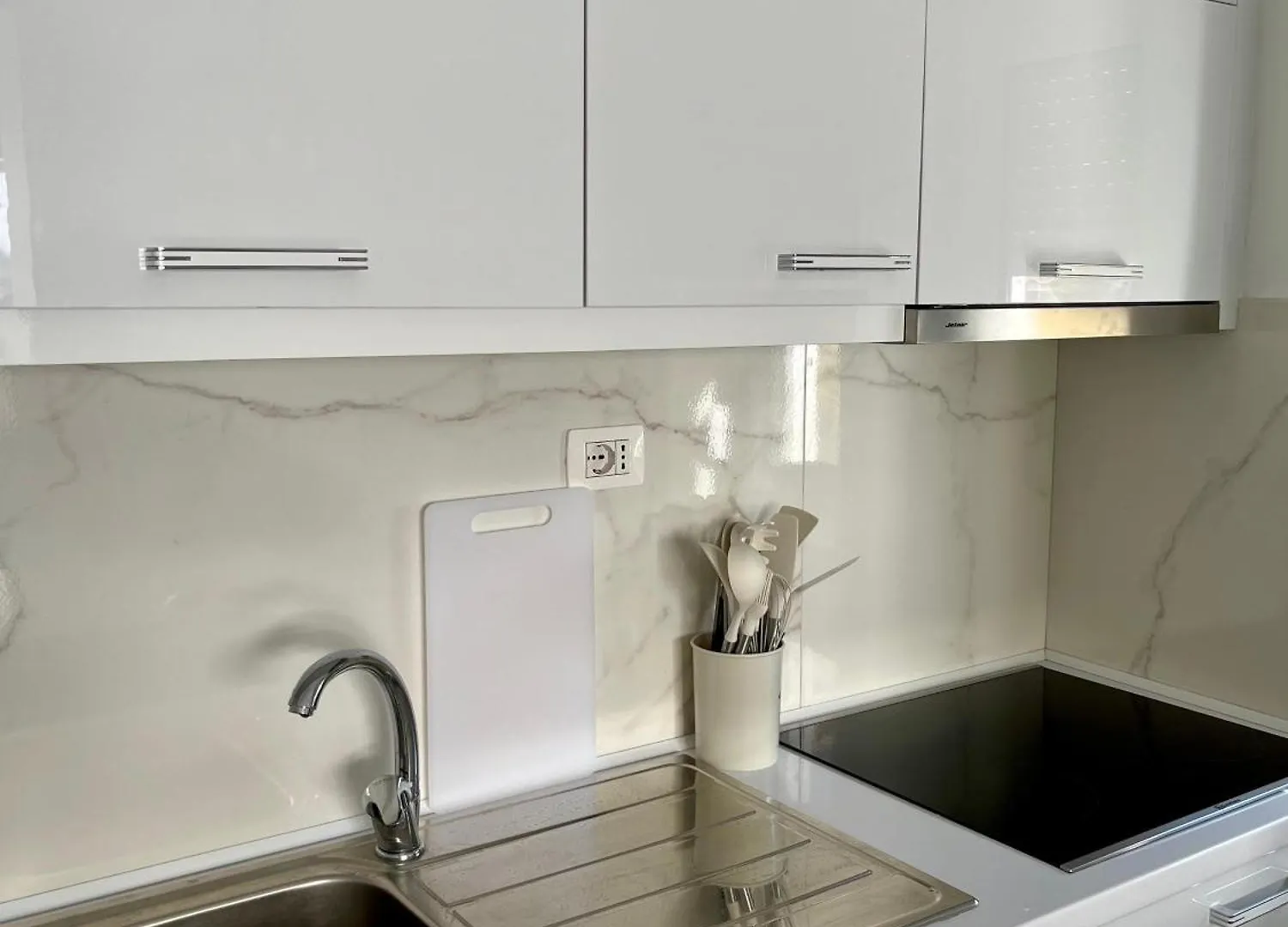 Central Charm Tirana Hideaway Apartment
